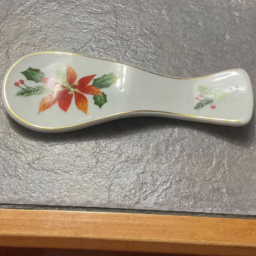 Royal Norfolk Spoon Rest with Festive Floral Design